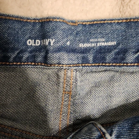 Old Navy Slouchy Straight High Rise Frayed Blue Jean Shorts Size 4 Denim - Picture 2 of 7